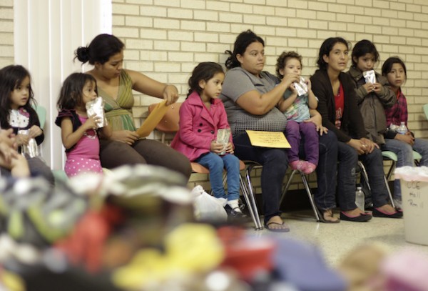 Centros De Detención Refugiados Familias Inmigrantes
