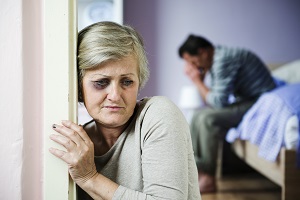 El Abuso Doméstico Abarca A Familiares Agresivos Que Irrespetan A Sus Padres