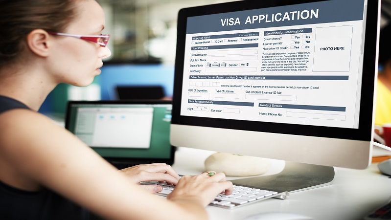 If You Would Like To Apply For A Green Card, Don't Hesitate To Contact Lincoln-Goldfinch Law - Abogados de Inmigración Firm Attorneys