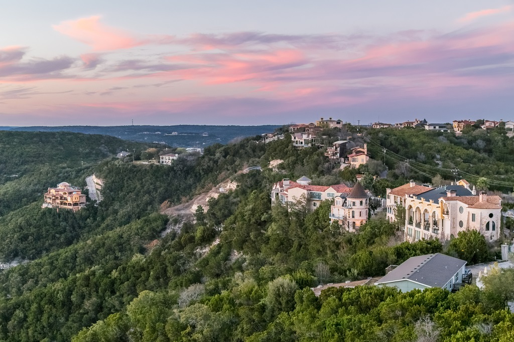 Austin, Texas, Is An Incredible, Modern City With Natural Landmarks That No One Should Miss For Anything In The World