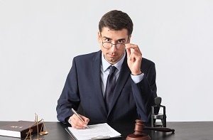 Conecte Con Abogados De Inmigración Experimentados Para Iniciar Su Caso De Ajuste De Estatus Lo Antes Posible