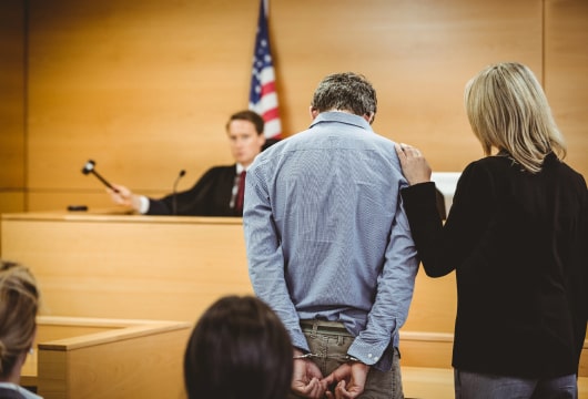 Comunidad de San Antonio reacciona a detenciones del ICE en el Tribunal de Inmigración