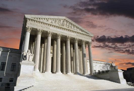 La Corte Suprema Está Cortando Protecciones Constitucionales