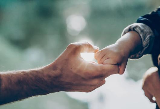 El hijo del detenido asesinado en el tiroteo del ICE nació el viernes.