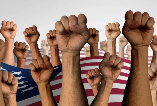 Protesta masiva en Austin contra las redadas de ICE y las políticas migratorias