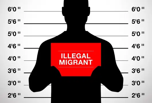 As Immigration Officials Ramp Up Migrant Arrests In Texas, New Tactics Emerge