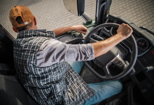 Por qué eliminar a 200.000 conductores inmigrantes afectará los consumidores estadounidenses